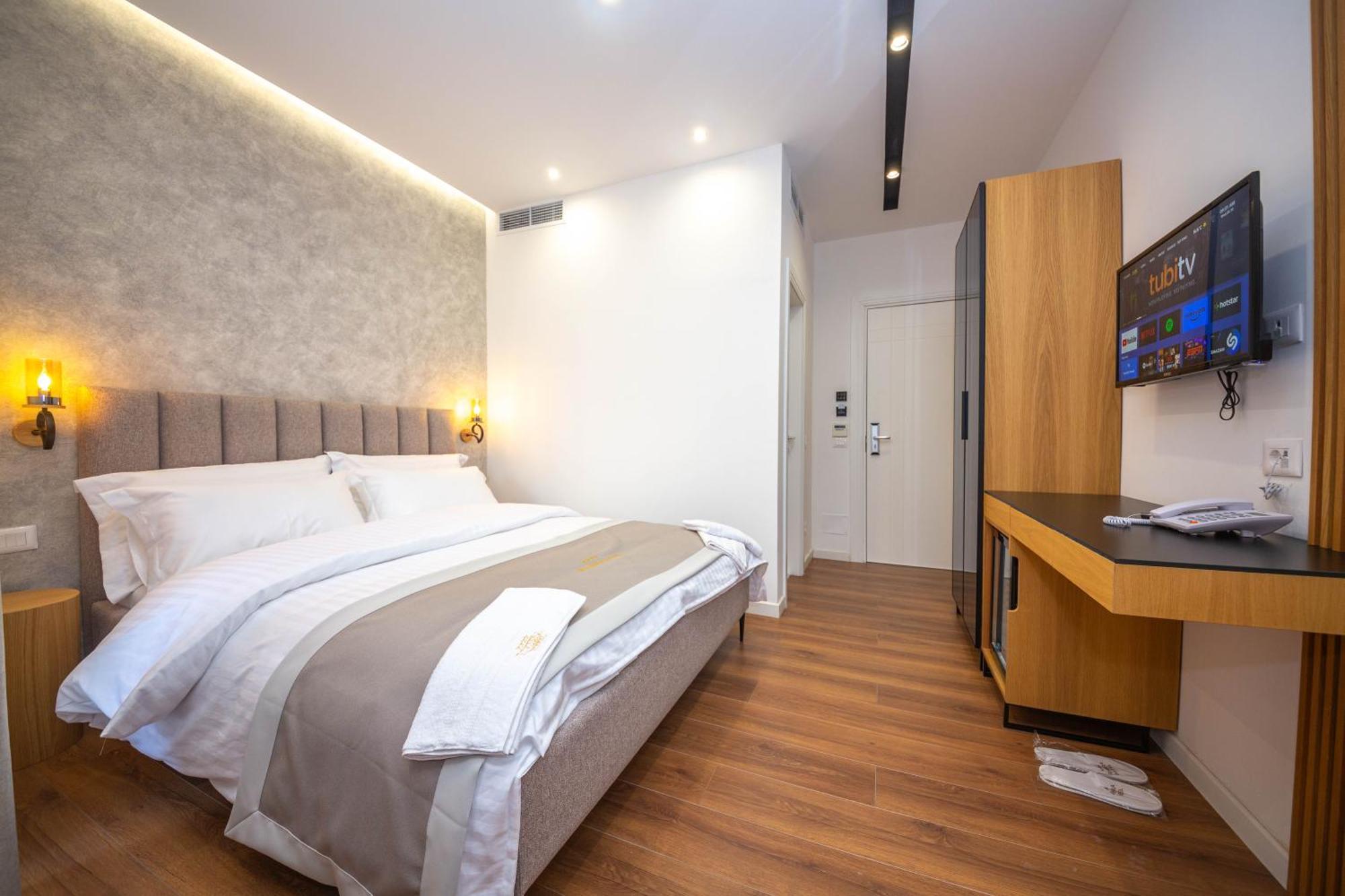 Hotel Riviera Tirana Exterior photo