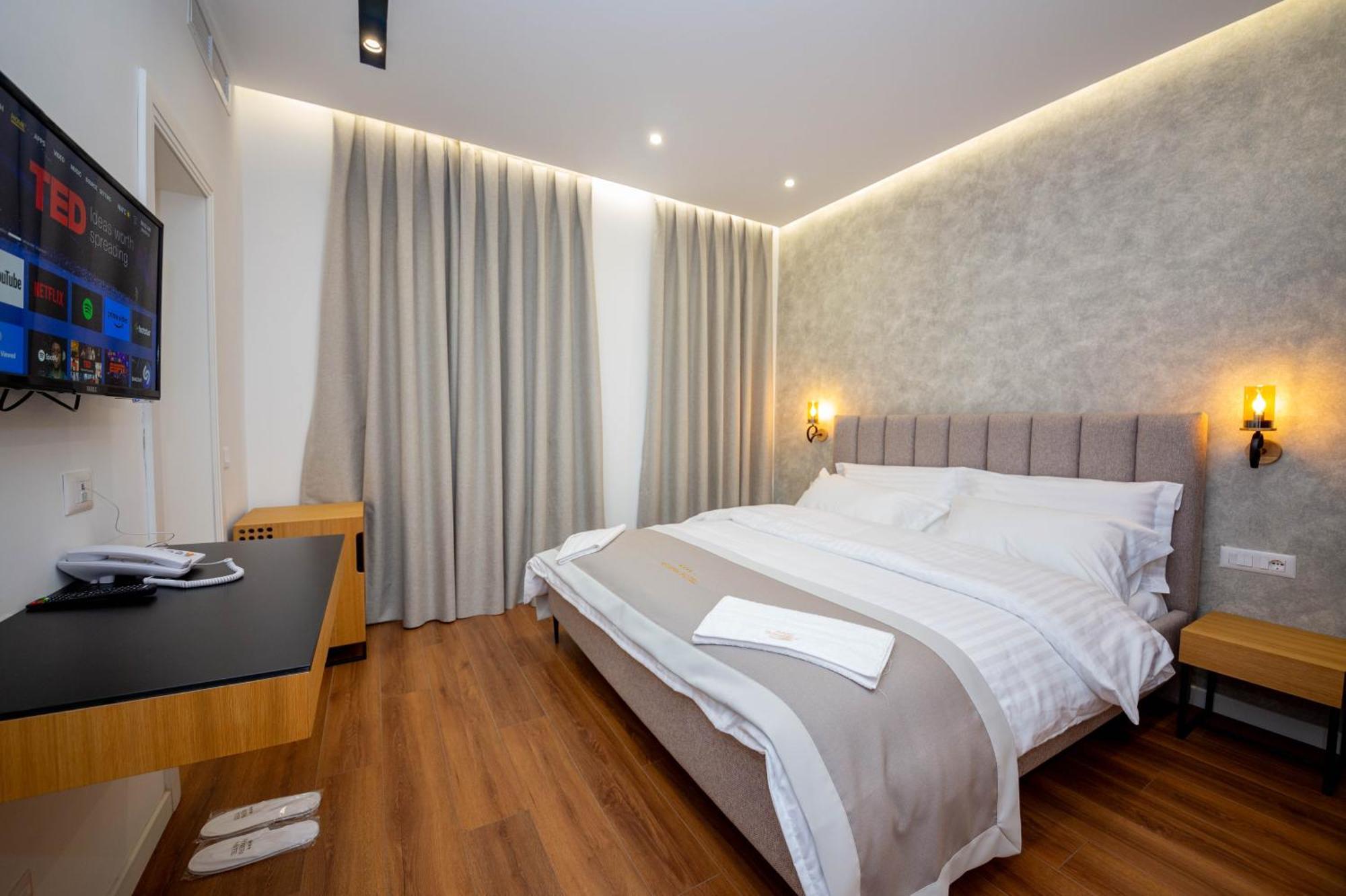 Hotel Riviera Tirana Exterior photo